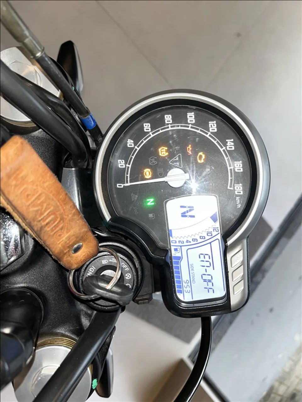 TRIUMPH SPEED 400 - Foto 5