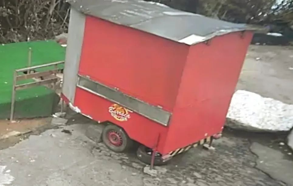 Vendo Treile 9.000,00 com engate 