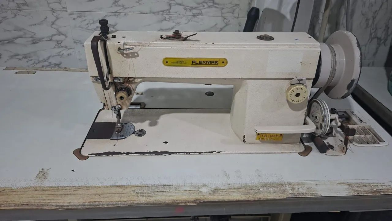 Máquina reta - Foto 2