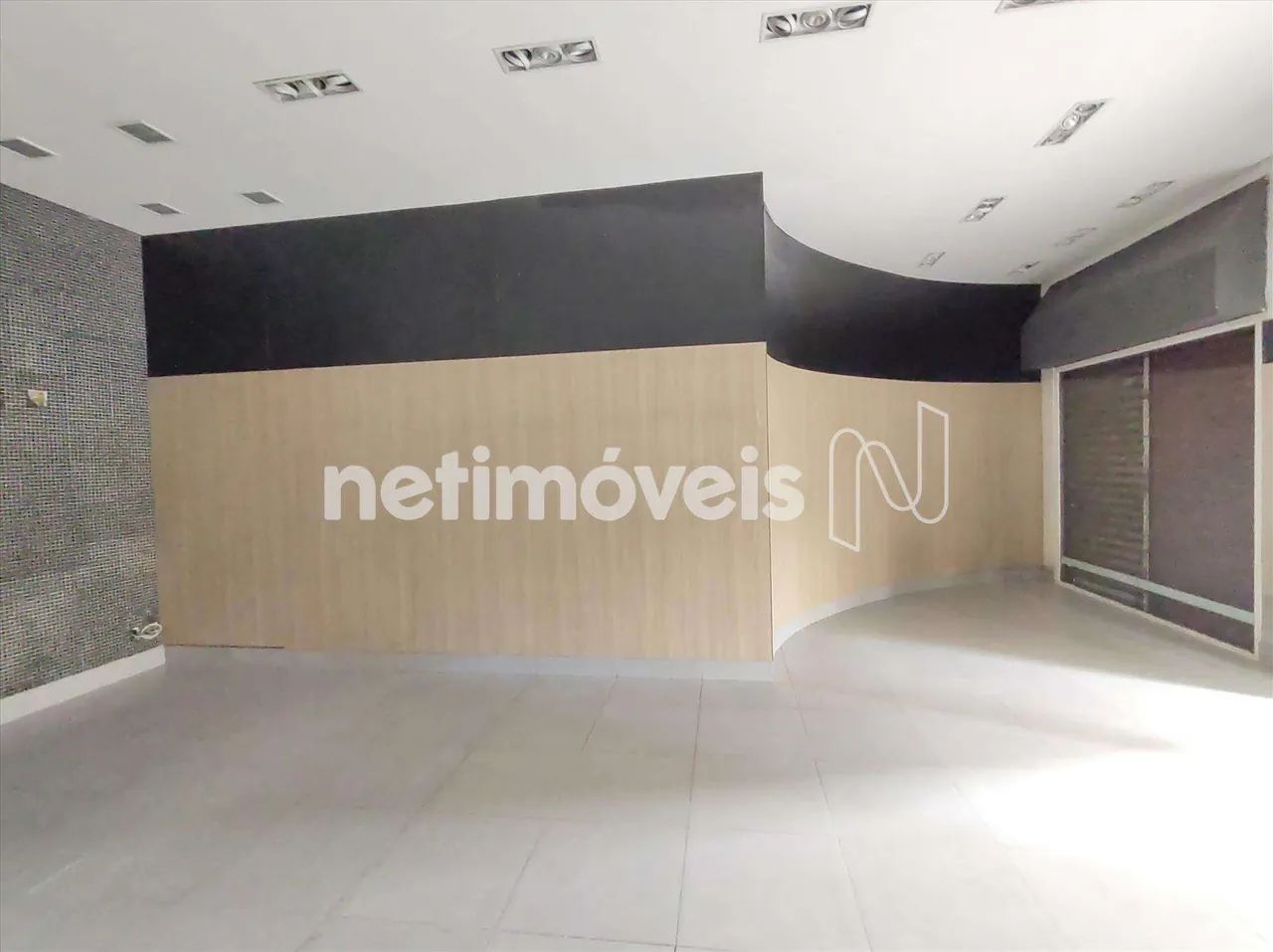 Loja de 110 m²; com Pé-Direito alto na Av. Augusto de Lima - Foto 4