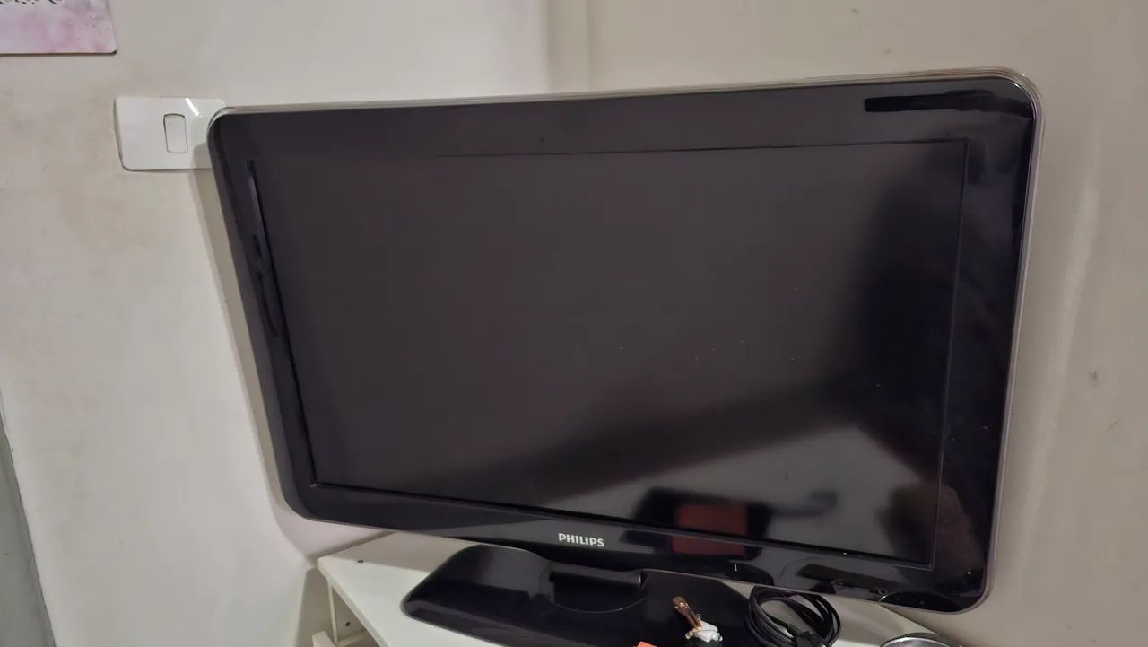 Tv fhilips LCD 32 polegadas