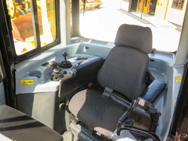 Trator de esteiras Caterpillar D6T XL 2012 impecável - Foto 5