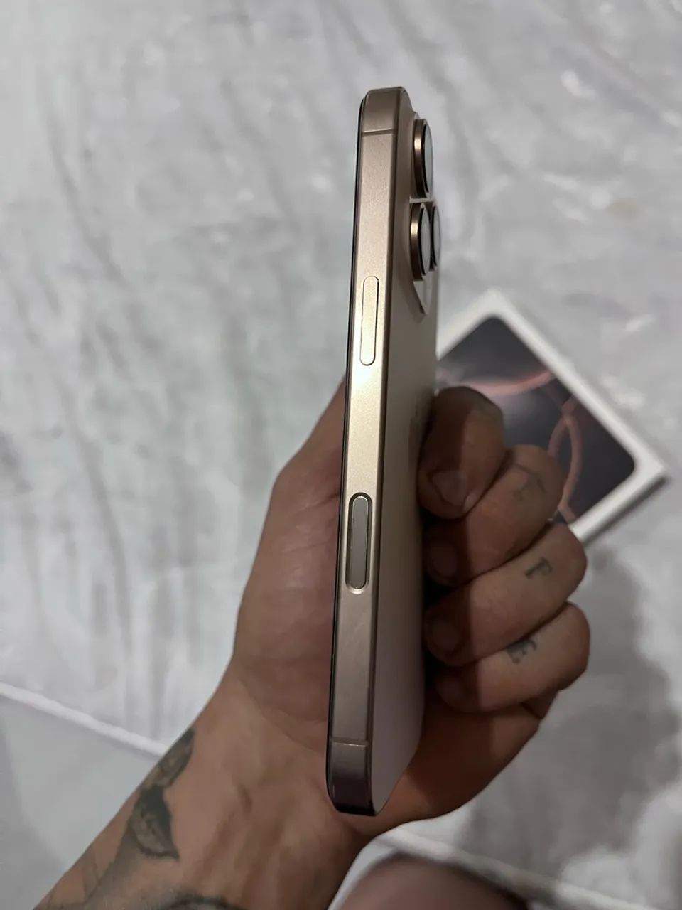 iPhone 16 Pro  - Foto 2