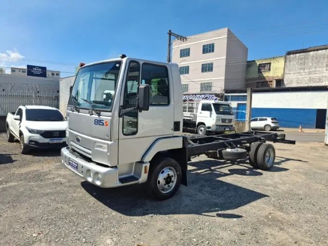Ford Cargo 815s 2004