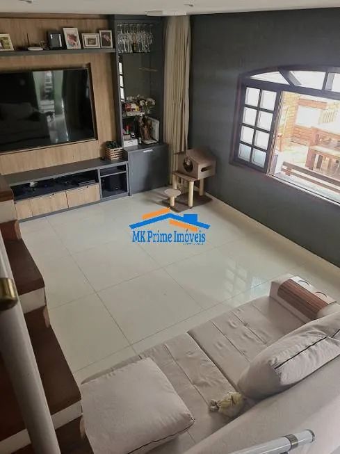 Casa com 4 Quartos e 4 banheiros à Venda, 240 m² - Foto 3