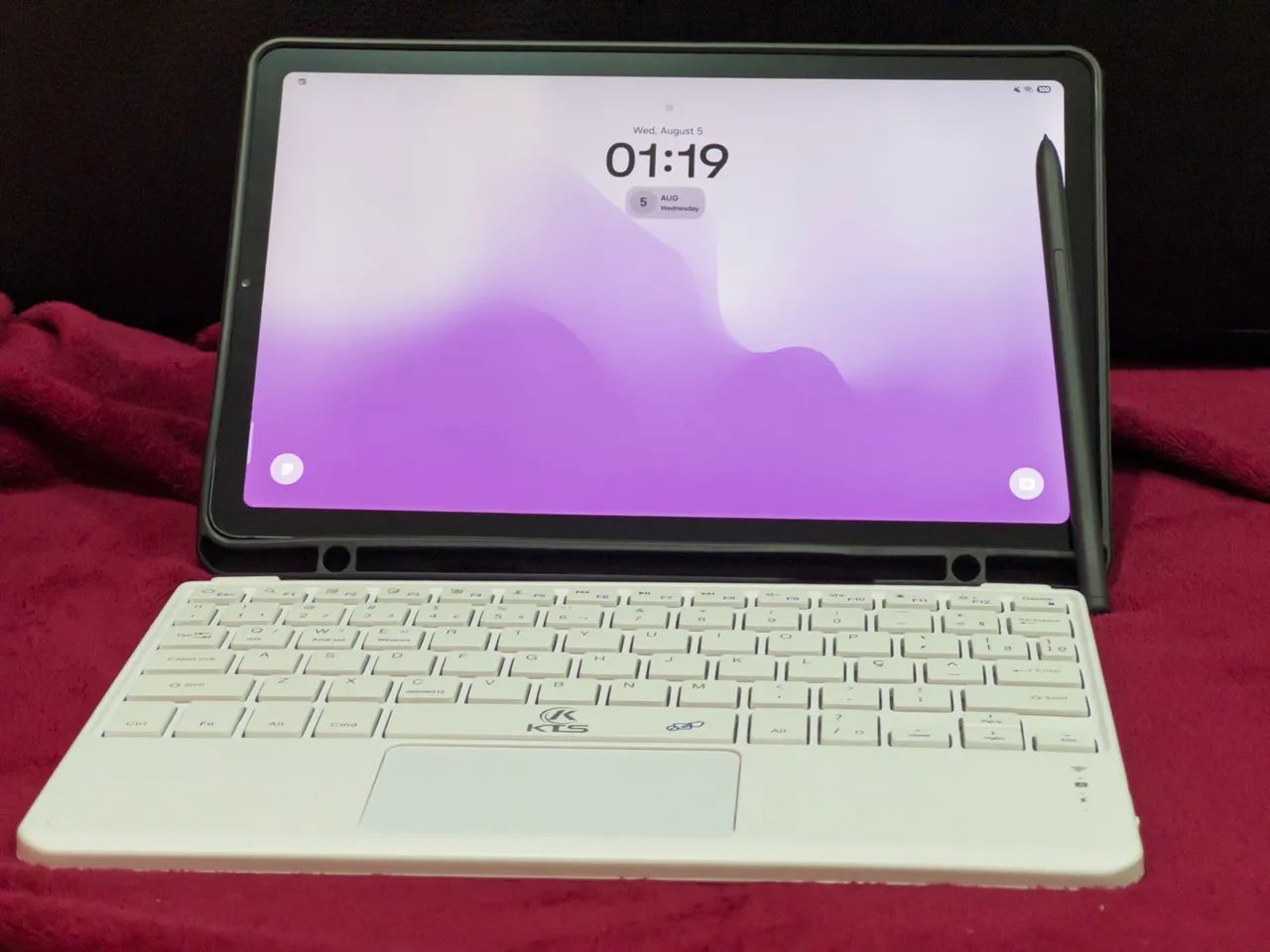 Tablet S6 lite com teclado e capinha