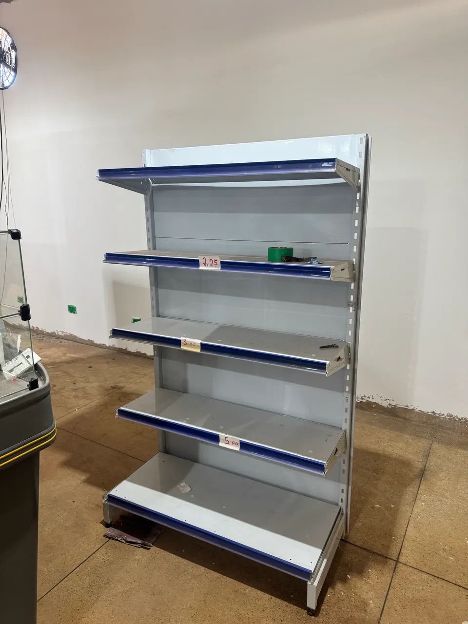 VENDE-SE ITENS DE DISTRIBUIDORA - MERCADO
