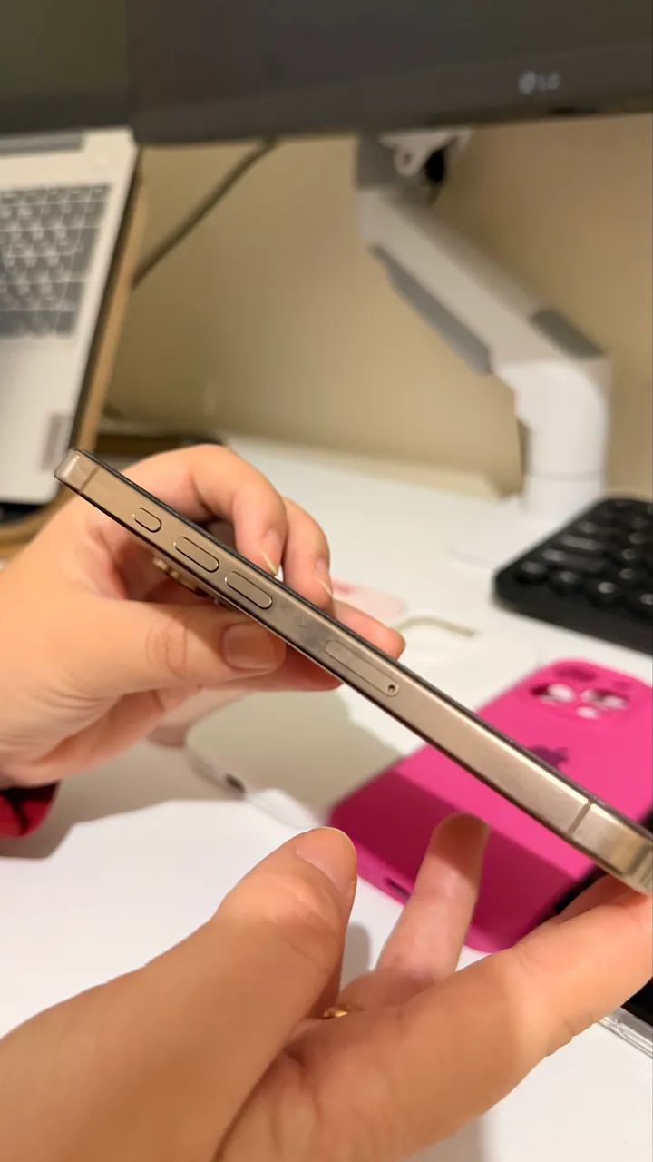 iPhone 16 Pro - Saúde da bateria 99% - Foto 4