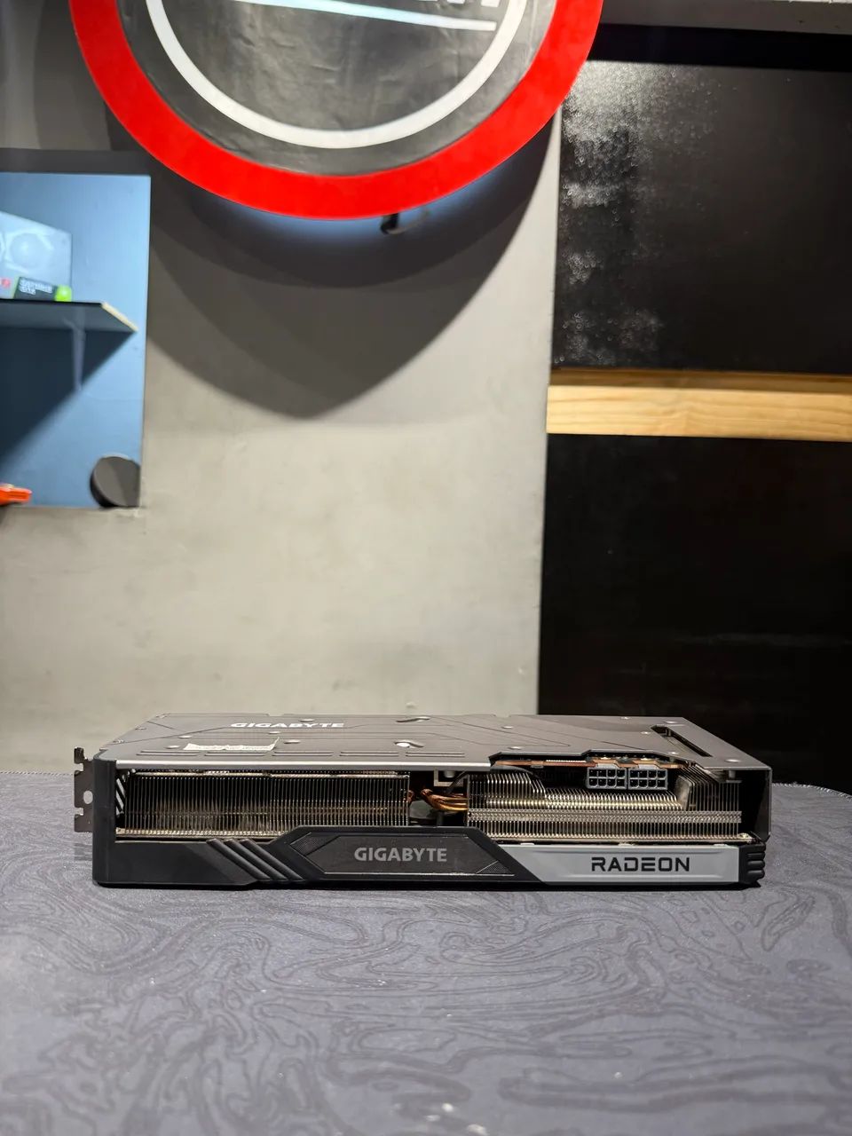 RX 7700XT 12GB GIGABYTE - Foto 2