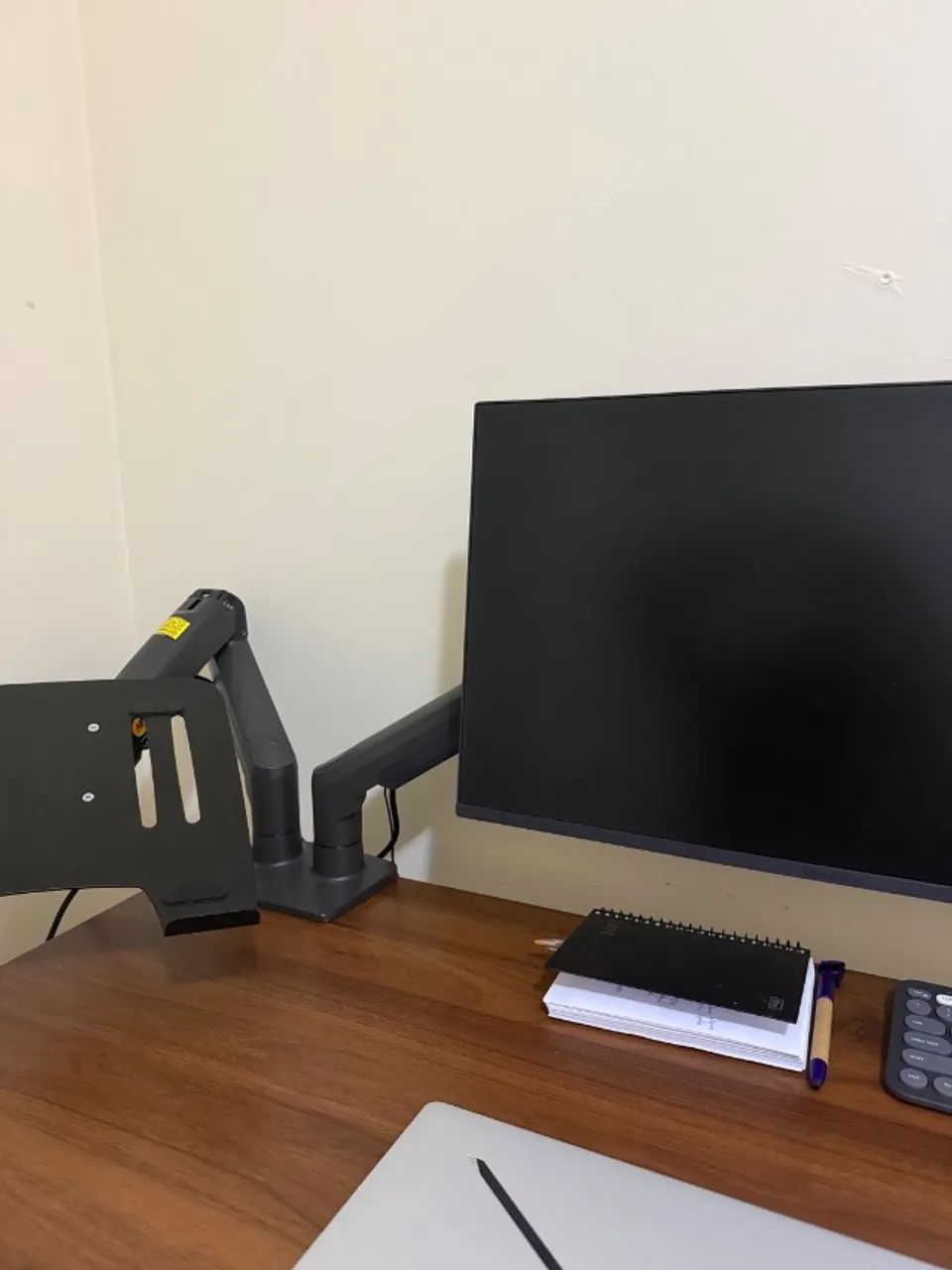 Monitor 24 polegadas Gamer ultra gear 144hz + braço articulado duplo  - Foto 2