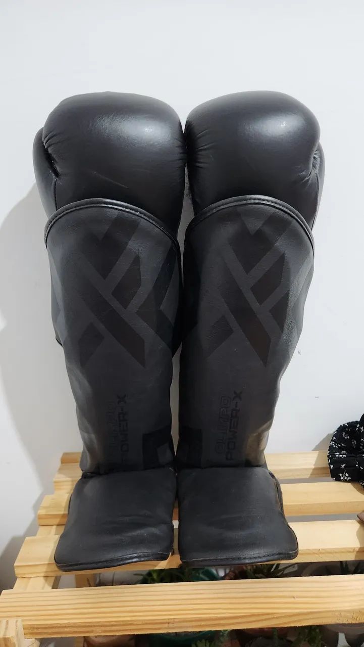 Par de Luva e Caneleira Kickbox/MuayThai