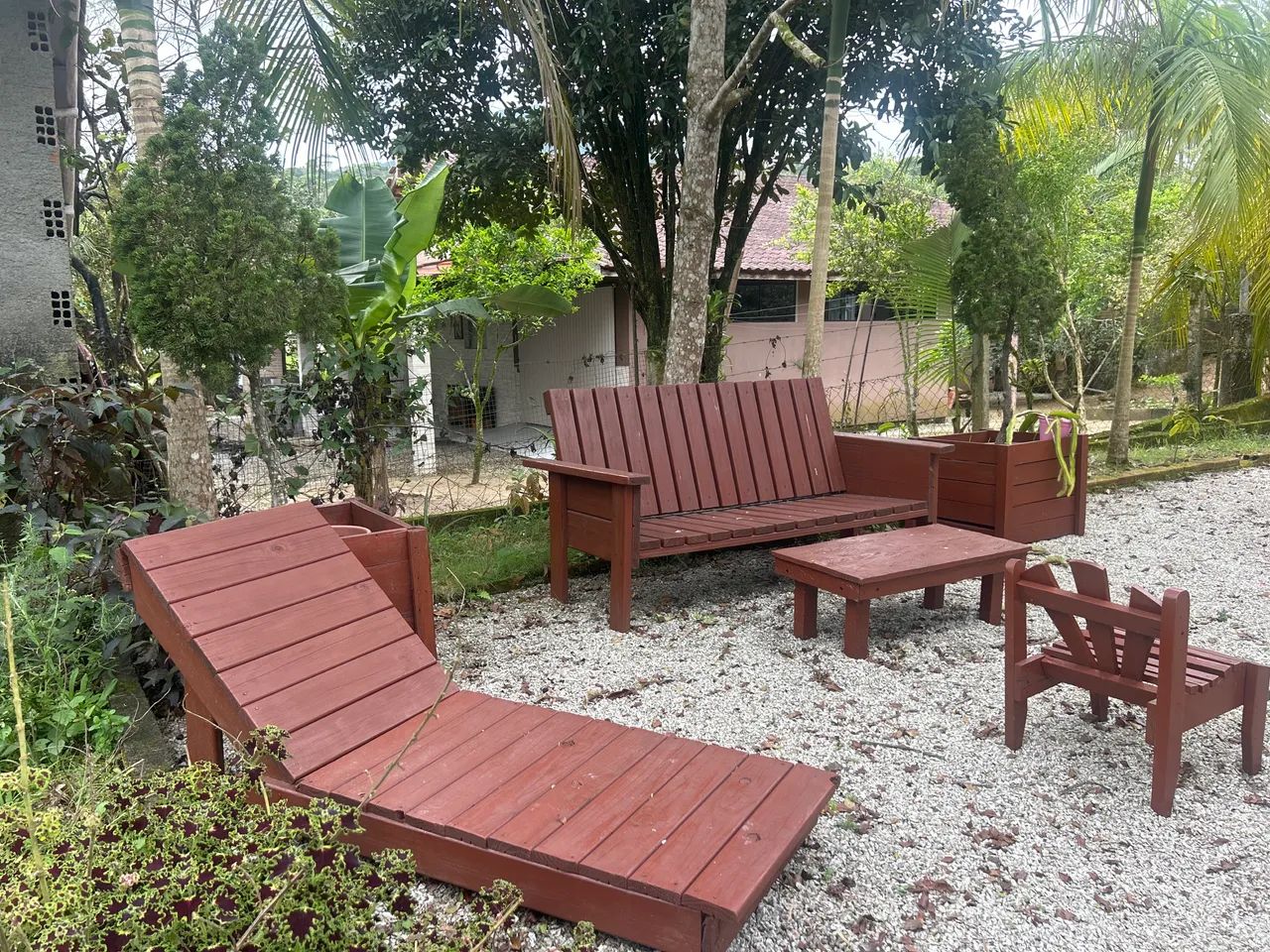 KIT COMPLETO DE MÓVEIS DE JARDIM EM MADEIRA - R$ 2500 - Foto 3
