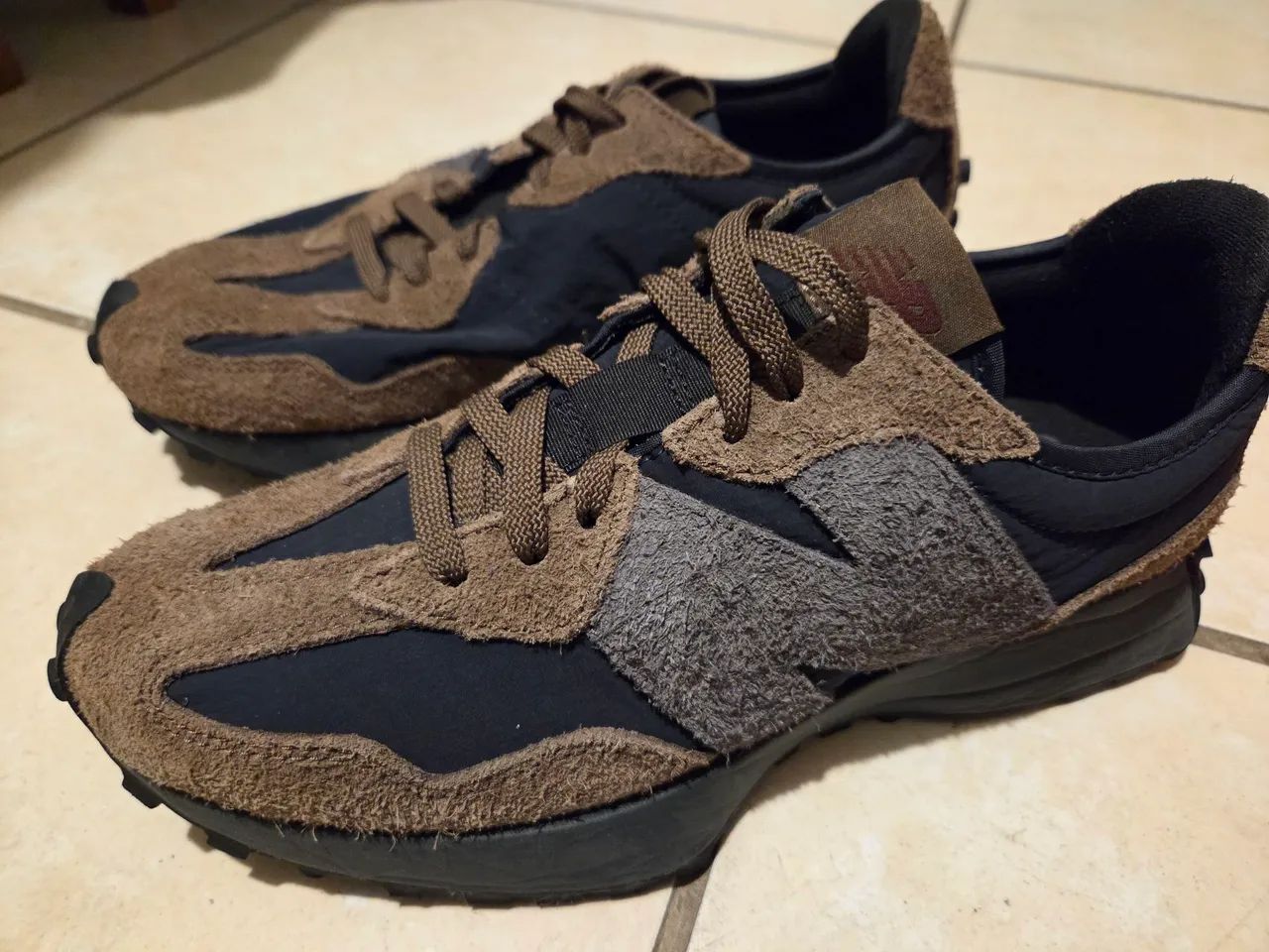 New Balance 327
