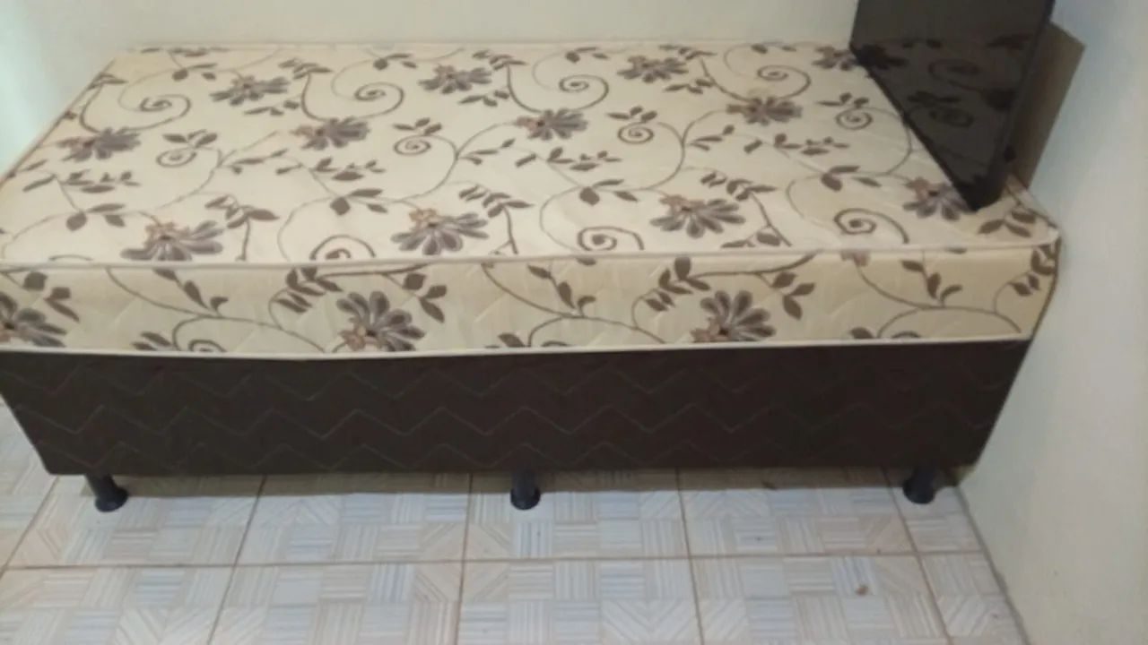 Vende-se essa cama seminova. - Foto 2