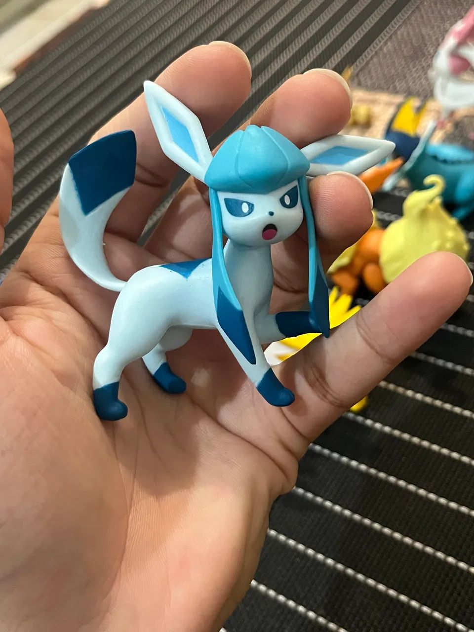 Boneco Pokémon - Glaceon 
