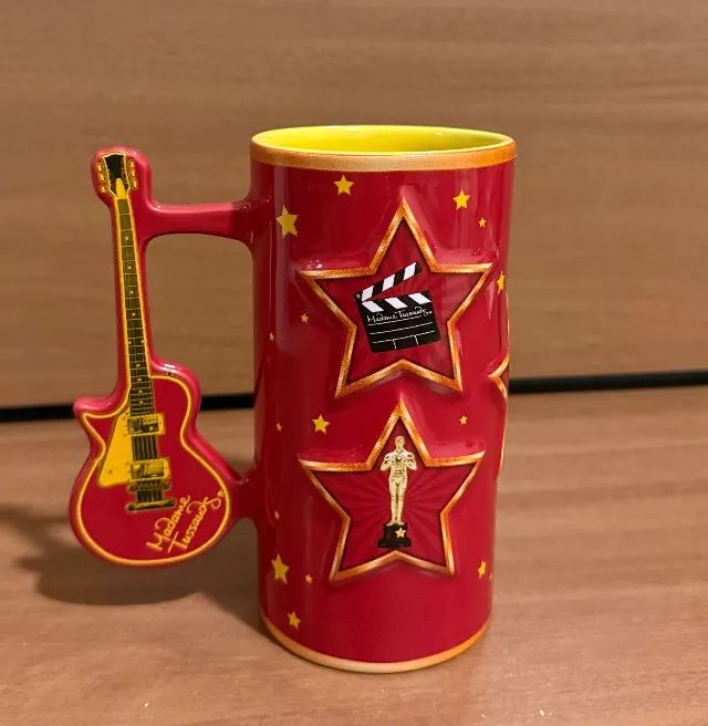 Caneca Colecionável Madame Tussauds Guitarra 2011 - Foto 2