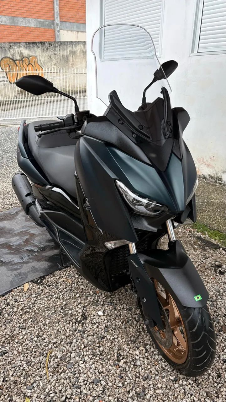 X Max 2023 muito nova!