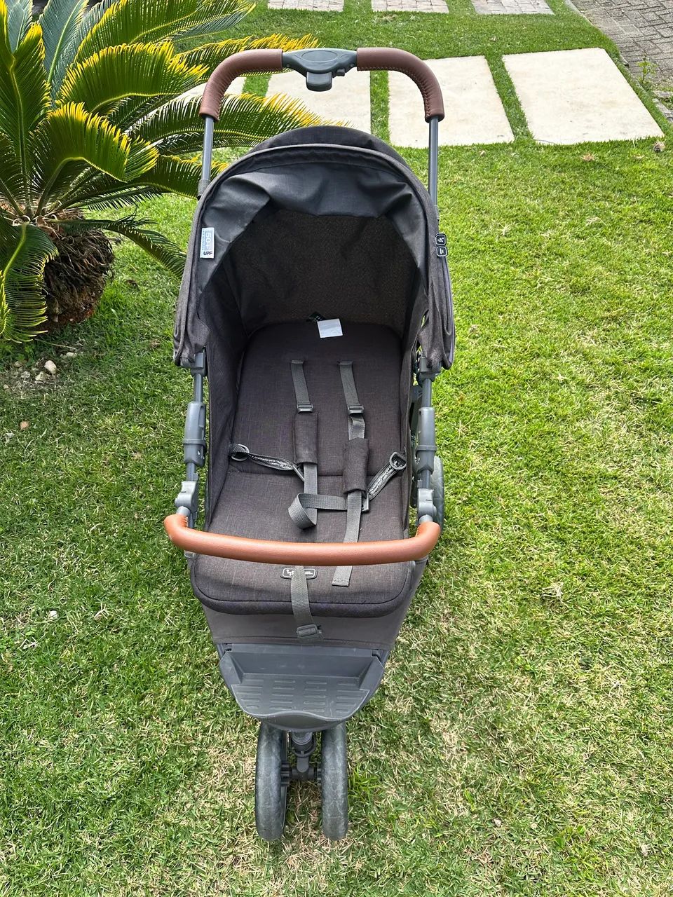 Carrinho de Bebê Moderno e prático  - Foto 2