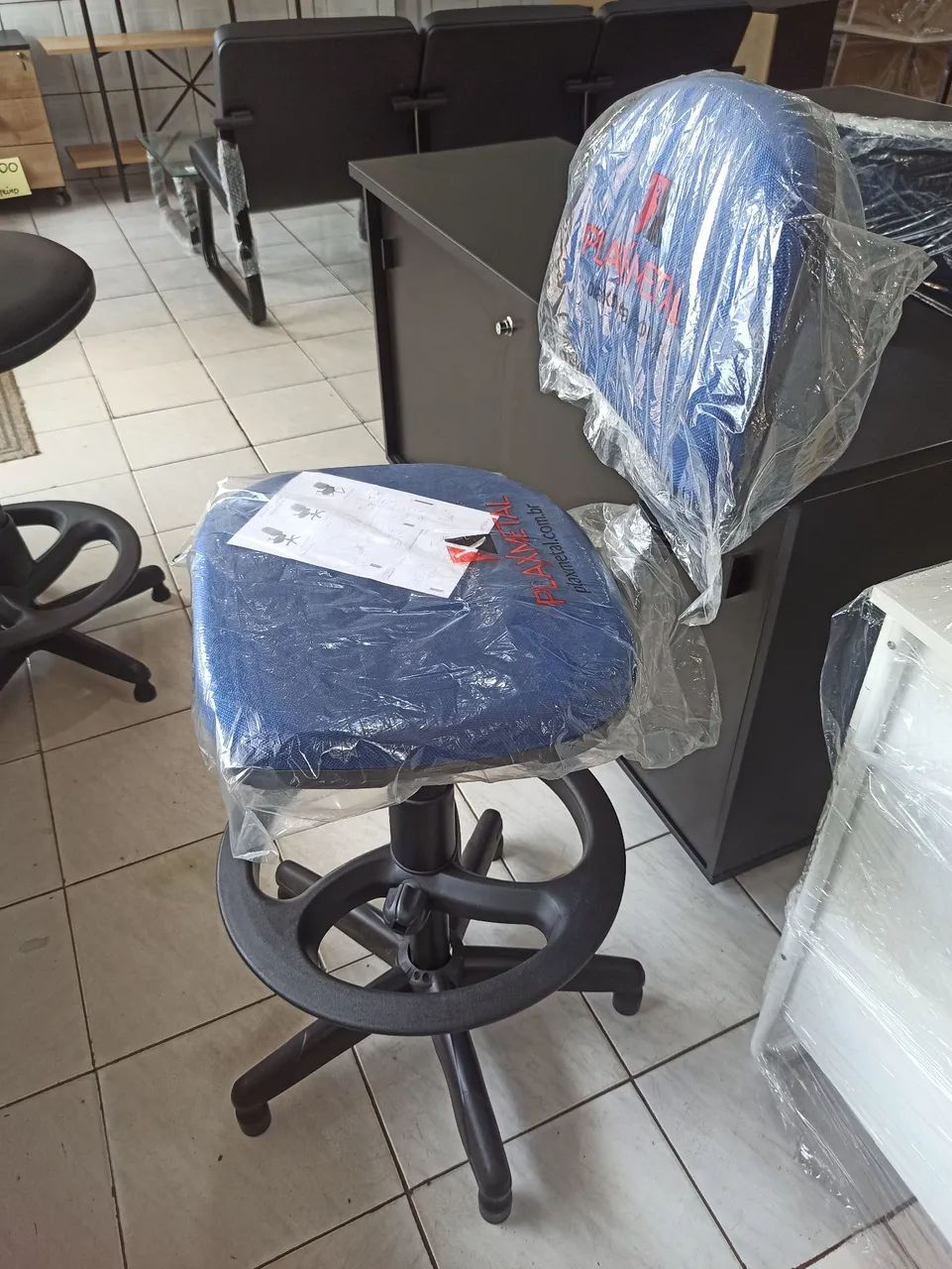 Cadeira alta para balcão de loja  - Foto 3