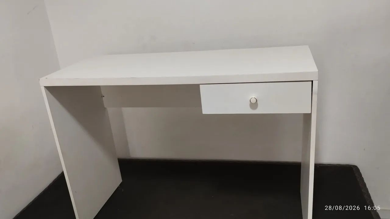 Mesa de estudo ou escritório 