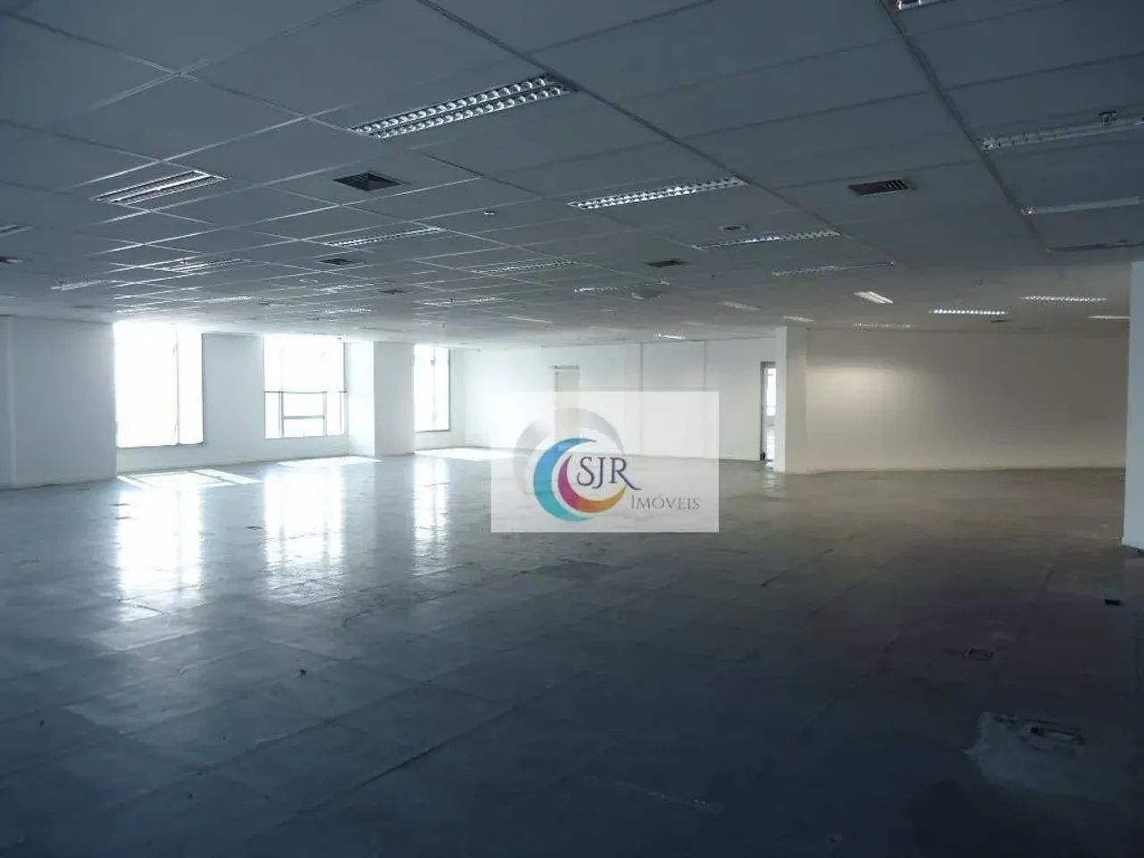 Conjunto para alugar, 520 m² -Piso elevado, forro e calhas de iluminação 4 banheiros Quase - Foto 11