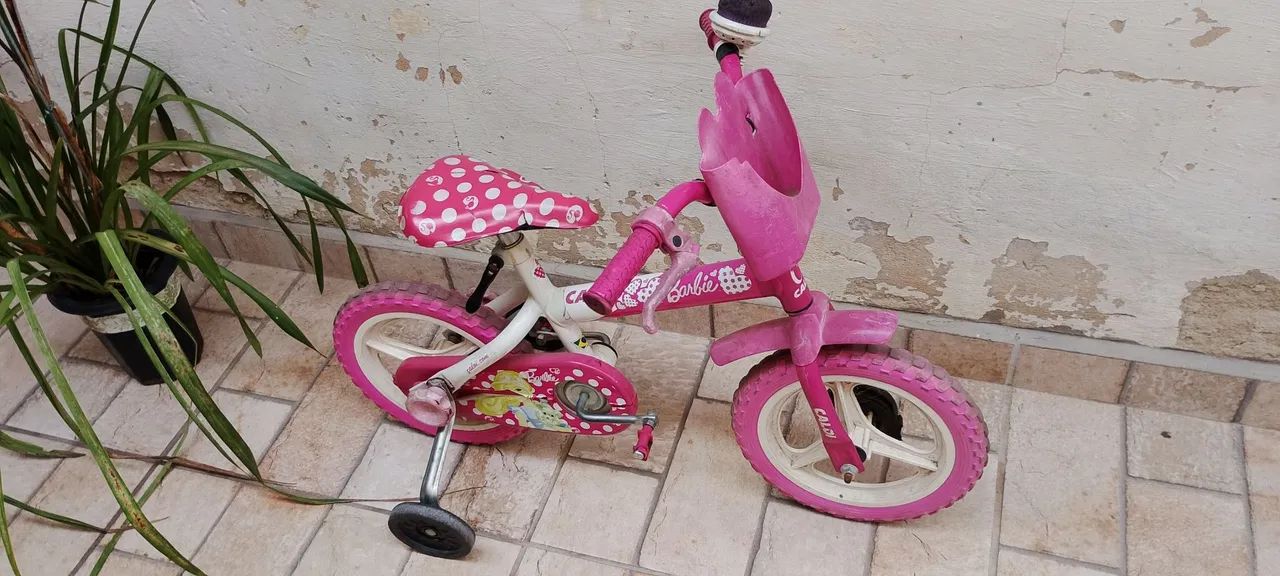 Bicicleta infantil Rosa usada Aro12 - com rodinhas  - Foto 2