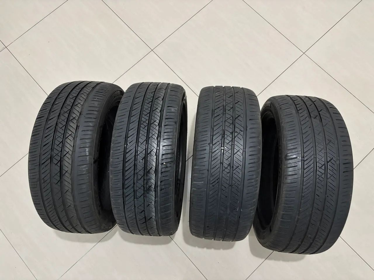 JOGO DE PNEUS SEMINOVOS 225/45 R17 - ÓTIMO ESTADO! - Foto 5