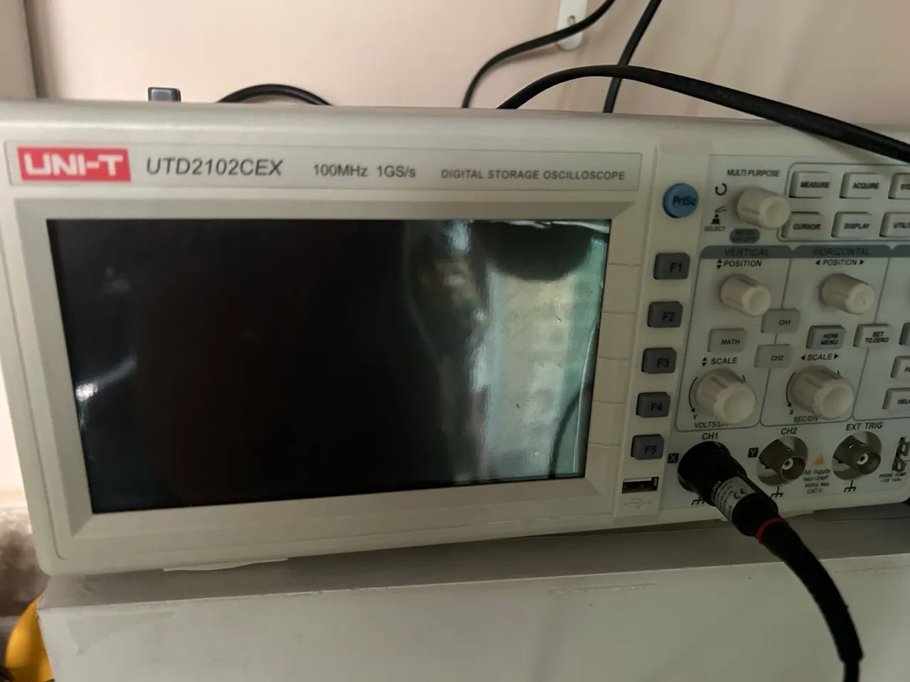 Osciloscópio De Armazenamento Digital Utd2102cex Novinho