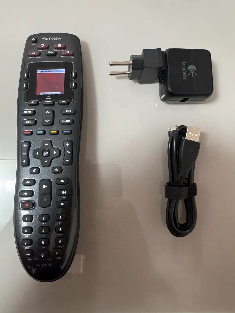 Controle remoto universal Logitech Harmoni 700