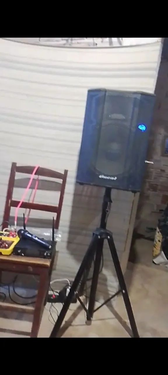 Vendo som, mesa de som e microfone 