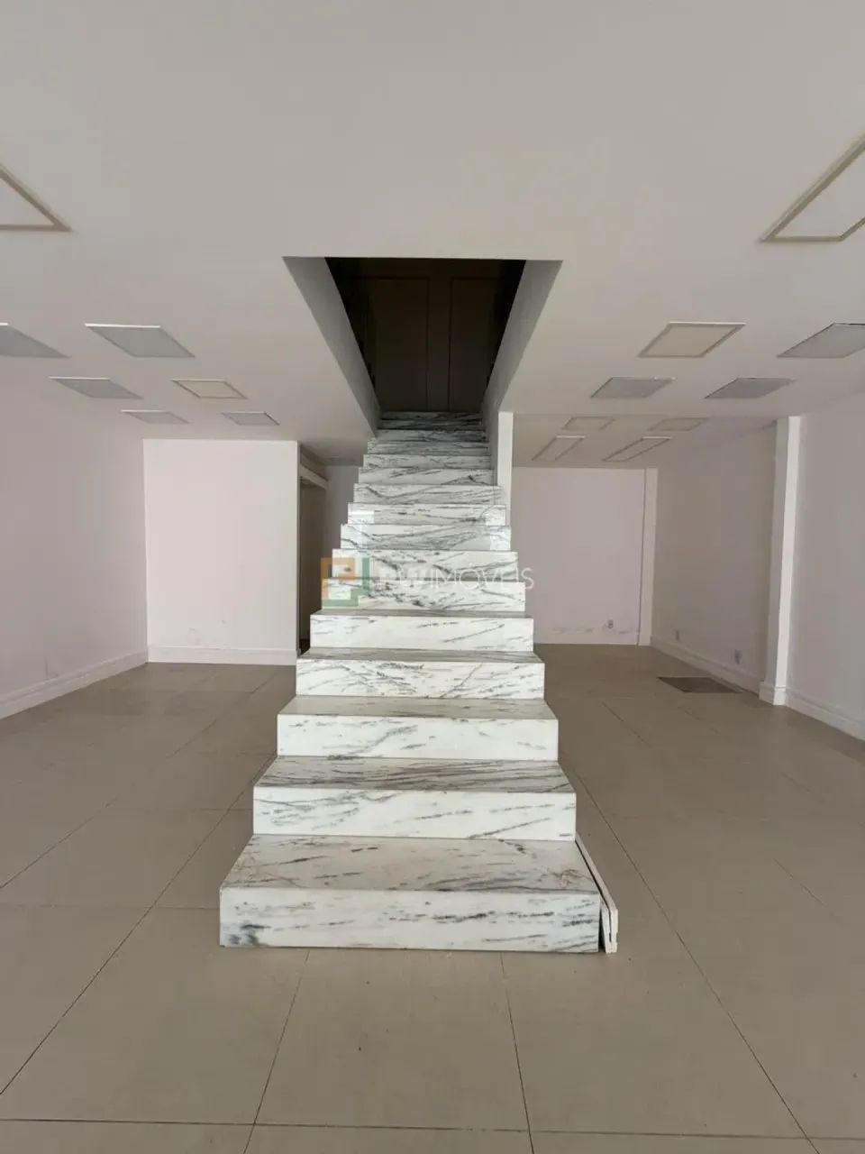 Loja comercial para aluguel com 130 m2 em Boulevar - Macaé - RJ - Foto 4
