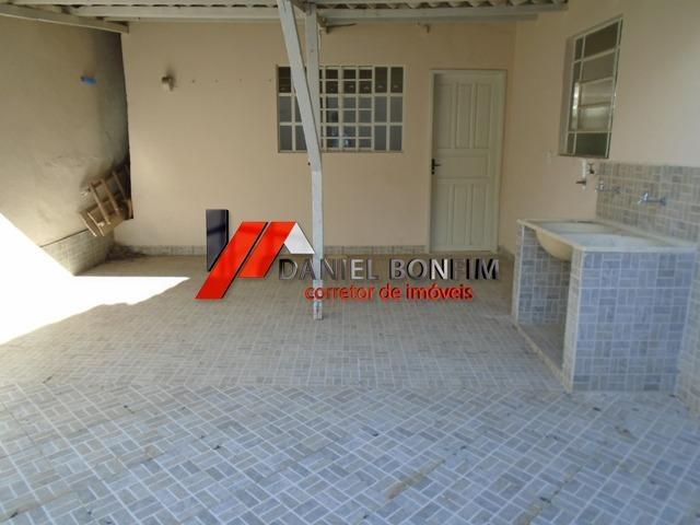 Casa de lote inteiro com quintal no melhor local do bairro Santa Helena - Foto 19