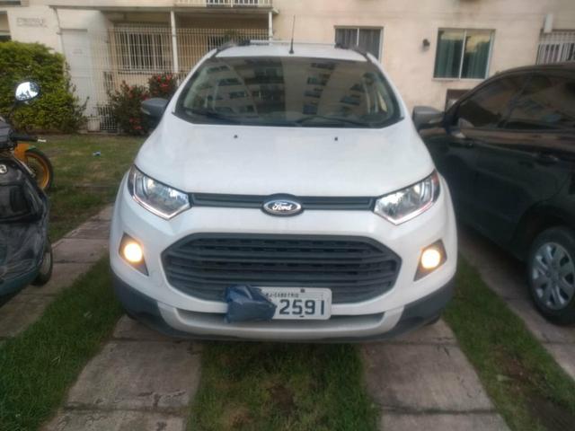 Eco Sport muito nova 13
