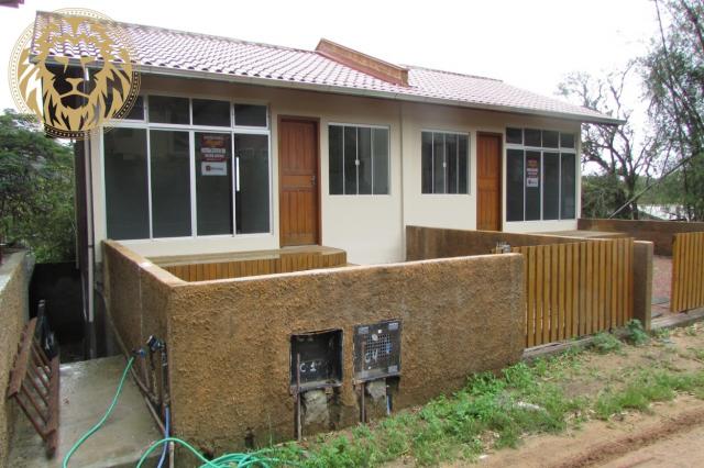 Casa 2 dormitórios para aluguel anual no rio tavares em florianópolis.