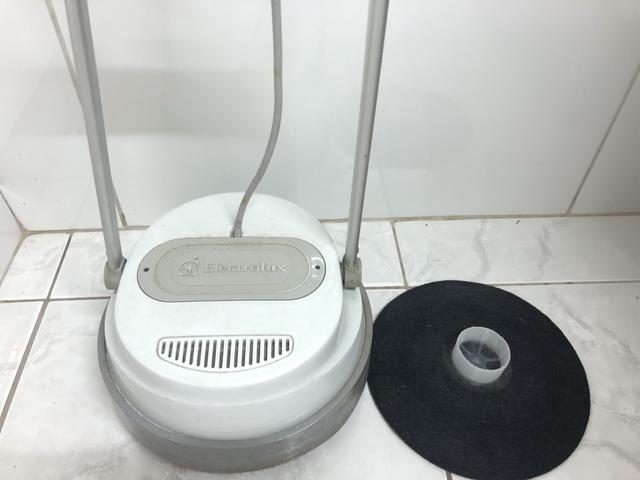 Enceradeira Electrolux B60 - 127v. Pouquíssimo Usada