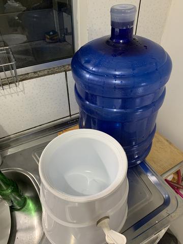 Bebedouro suporte para galão de água de 10 e 20litros - Foto 2