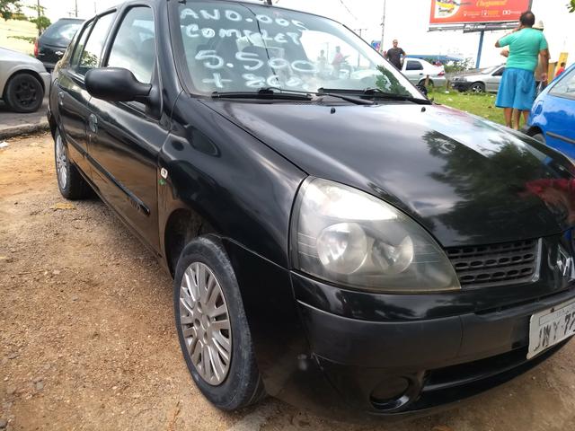Renault sedã 2005 quitado 12xno cartão