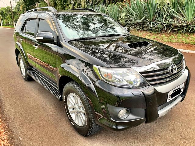 Toyota Hilux SW4 Diesel 7 lugares 3.0 4x4 2012 zerada srv - Foto 3