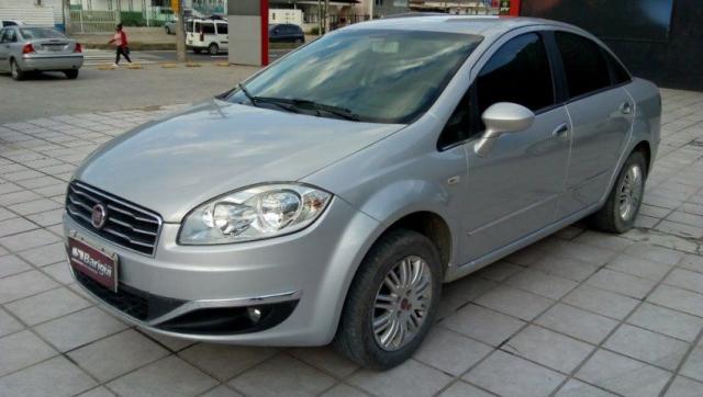 FIAT LINEA ESSENCE 1.8 16V FLEX Prata 2014/2015