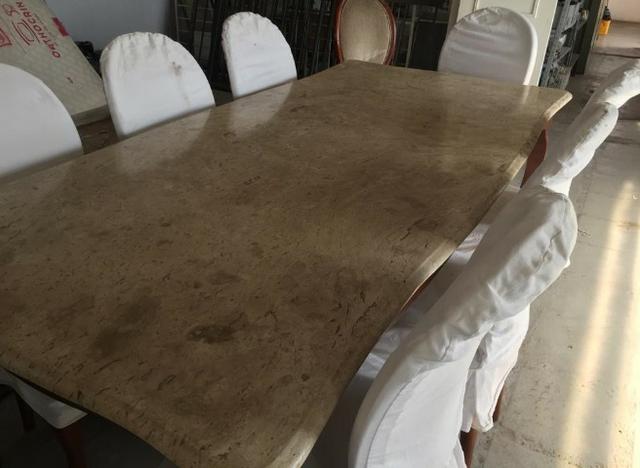 Mesa e 8 cadeiras