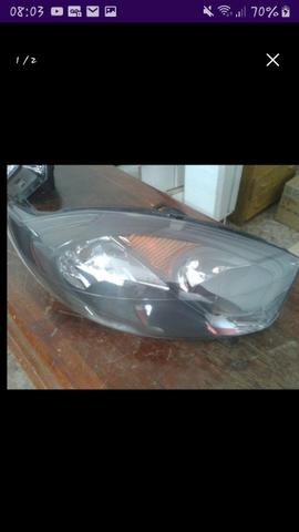 Farol do Ford fiesta 2011