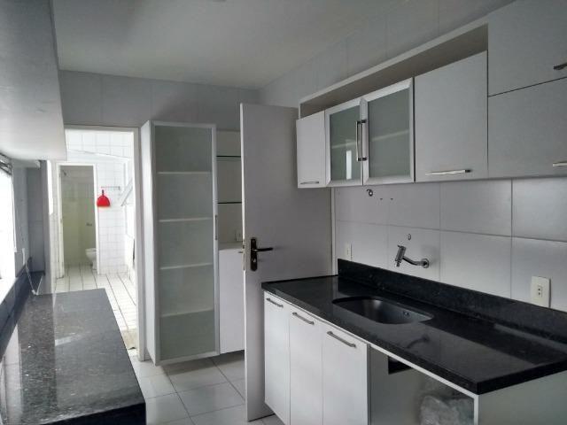 Apto - Petrópolis - 140m2 - 3 quartos sendo uma suíte - 2 vagas -SN - Foto 7