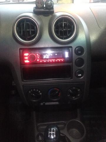Fiesta Hatch 2007 completo + GNV - Foto 5