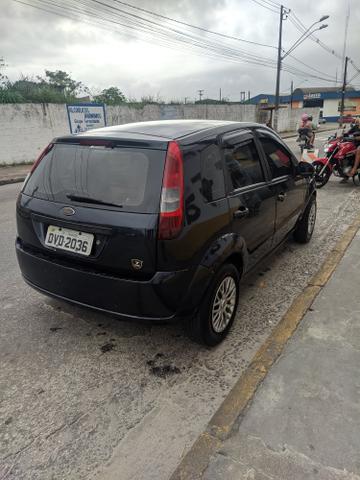 Vendo fiesta 2007, carro está zero nada pra fazer - Foto 2