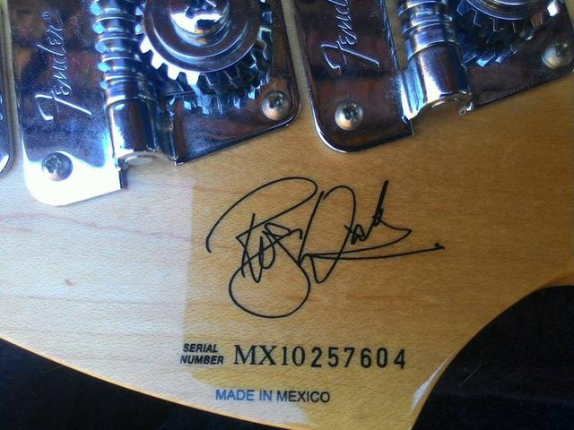 Baixo Fender signature Roger Waters - Foto 2
