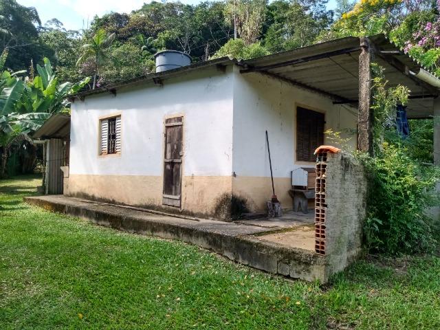 Sitio com 20.000 m²,bela casa,imenso lago e espaço para criações - Foto 12