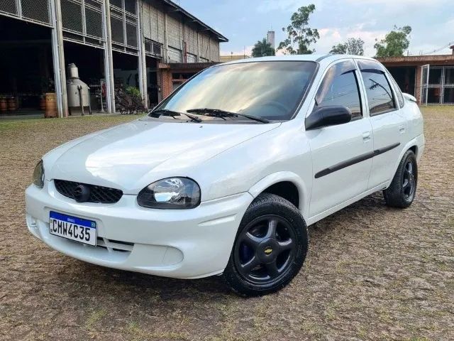 Comprar Sedan Chevrolet Corsa Sedan 1.0 4P Classic Prata 2010 em Bernardino  de Campos-SP