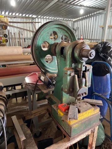 Prensa com motor de 1,5 cavalos 220v