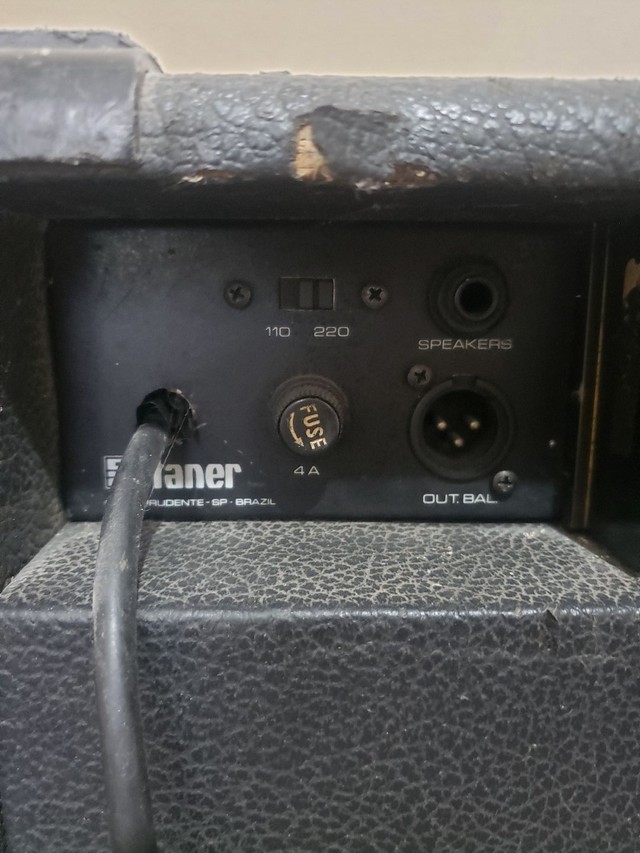 Amplificador Staner Baixo - Bold 106 180w Rms Muito Forte<br><br>