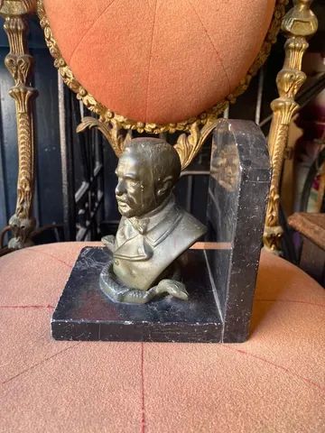 Escultura Louis Pasteur em Petit bronze.  - Foto 2